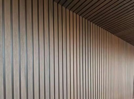 Современный дизайн в стиле внутреннего деревянного пластмассового композитного пола для образовательных учреждений